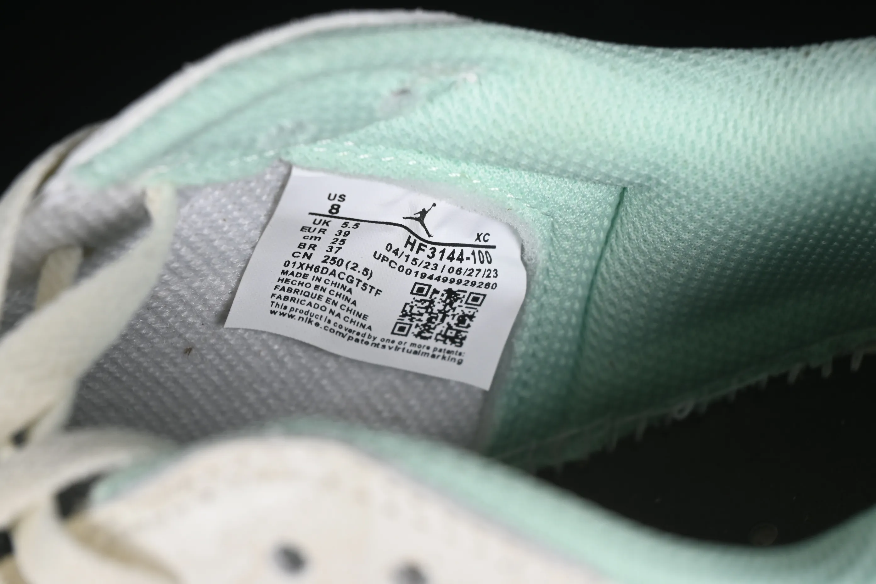 All Categories Air Jordan Jordan Series Basketball Shoes Air Jordan 1 Low Air Jordan 1 Low OG AJ1 Joe 1 Year of the Snake Limited Green Snake Low-top Retro Basketball Shoes HF3144-100